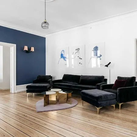 Queens Palace Apartman *