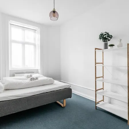Queens Palace Apartman *