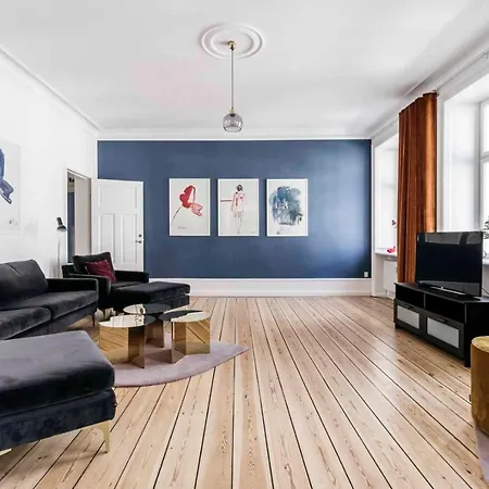 Queens Palace Apartman